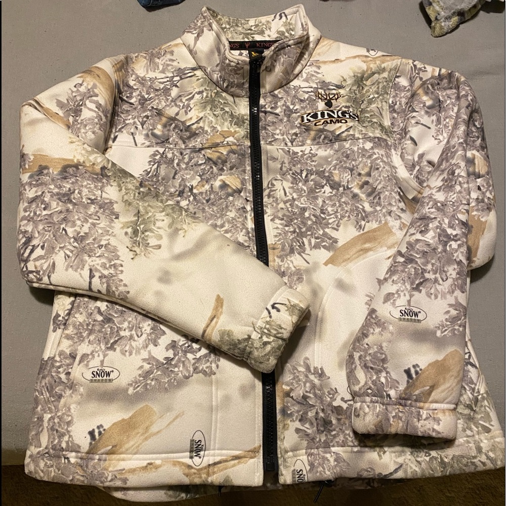 Kings camo zip up jacket